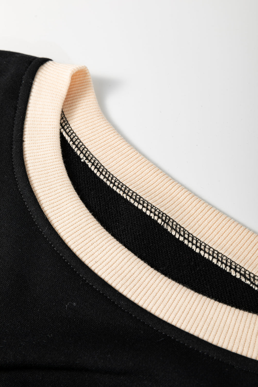 Rose Red Contrast Trim Loose Pullover and Lace-up Waist Shorts Set