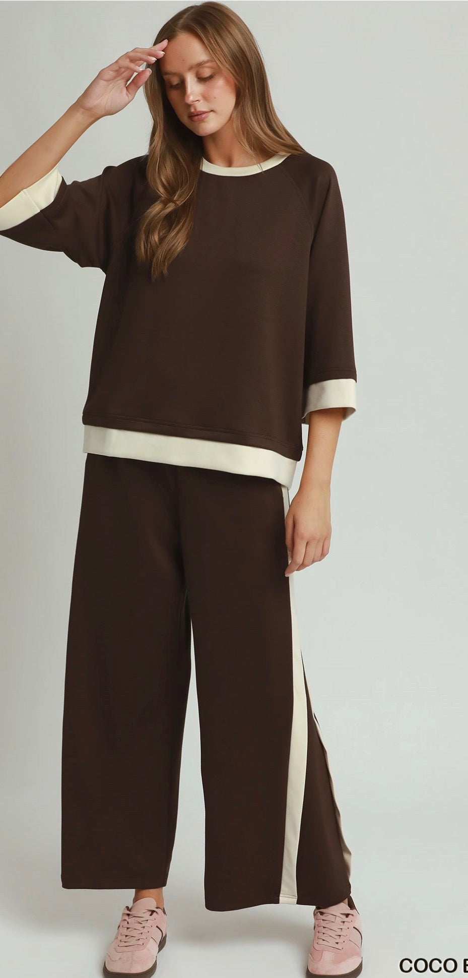 Umgee Brown and White Accent Set